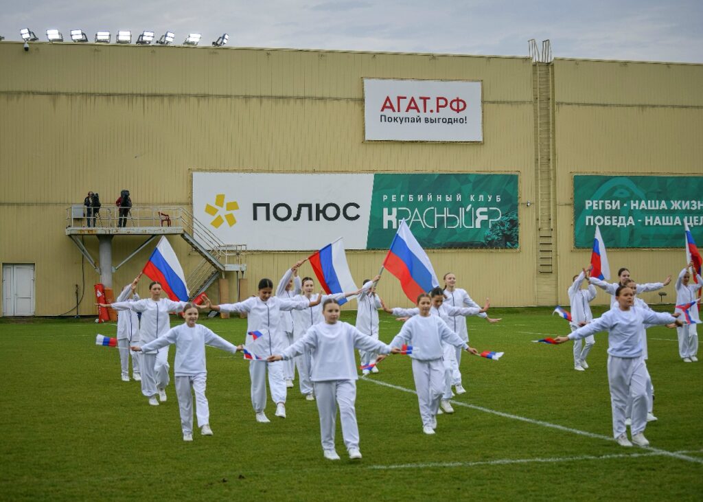 Предматчевая программа: выступление коллектива из спортивного клуба "Турникс"