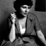 Дорис Лессинг (Великобритания). Получила Нобелевскую премию по литературе в 2997 году «за исполненное скепсиса, страсти и провидческой силы постижение опыта женщин». Источник фото: bookmix.ru.
