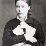 Сельма Лагерлёф (Швеция). Получила Нобелевскую премию в 1909 году «как дань высокому идеализму, яркому воображению и духовному проникновению, которые отличают её произведения». Источник фото: Wikimedia commons.
